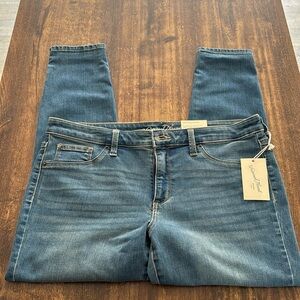 *NWT* Universal Thread Jegging